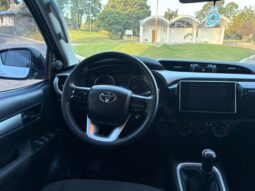 
										TOYOTA Hilux 4×2 SR 2.4 TDI MT completo									