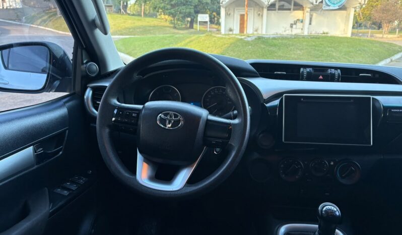 
								TOYOTA Hilux 4×2 SR 2.4 TDI MT completo									