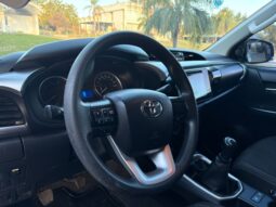 
										TOYOTA Hilux 4×2 SR 2.4 TDI MT completo									