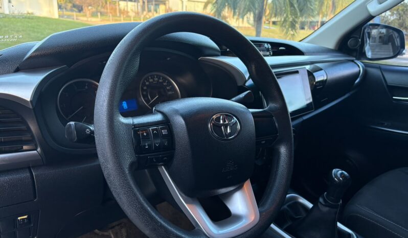 
								TOYOTA Hilux 4×2 SR 2.4 TDI MT completo									