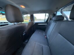
										TOYOTA Hilux 4×2 SR 2.4 TDI MT completo									