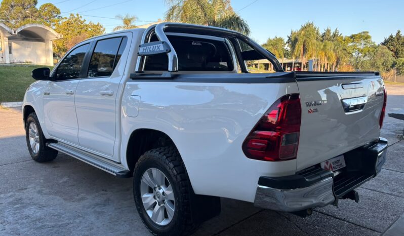 
								TOYOTA Hilux 4×2 SR 2.4 TDI MT completo									