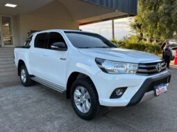 TOYOTA Hilux 4×2 SR 2.4 TDI MT