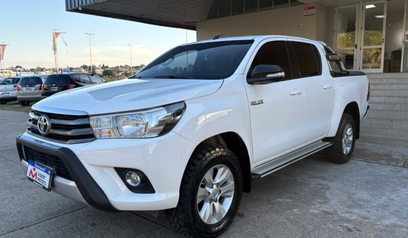 
								TOYOTA Hilux 4×2 SR 2.4 TDI MT completo									