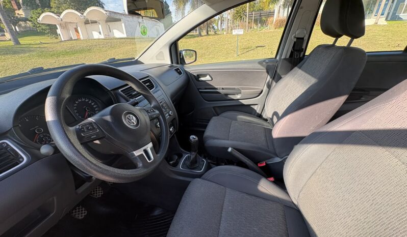 
								VOLKSWAGEN Suran 1.6 completo									