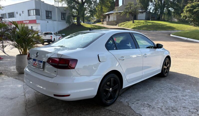 
								VOLKSWAGEN Vento 2.5 Luxury Dsg completo									