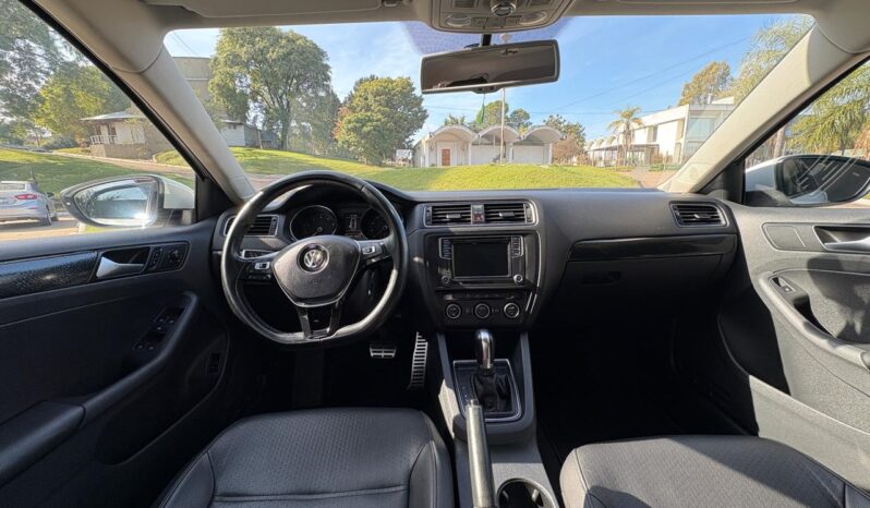 
								VOLKSWAGEN Vento 2.5 Luxury Dsg completo									