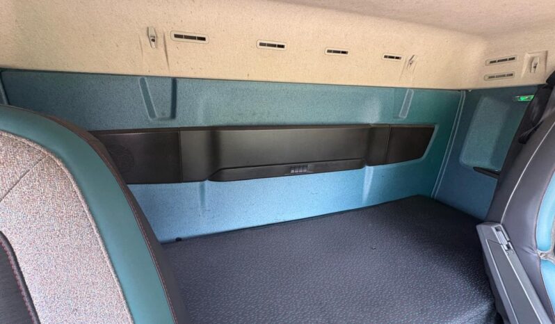 
								VOLVO FM 380 4X2 T completo									