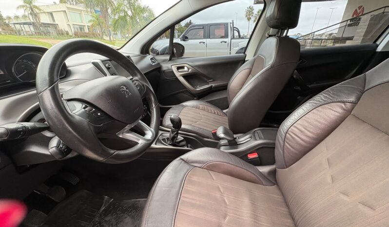 
								PEUGEOT 2008 FELINE 1.6 completo									