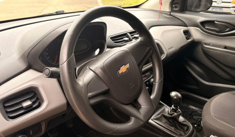 
								CHEVROLET ONIX JOY 5P 1.4 completo									