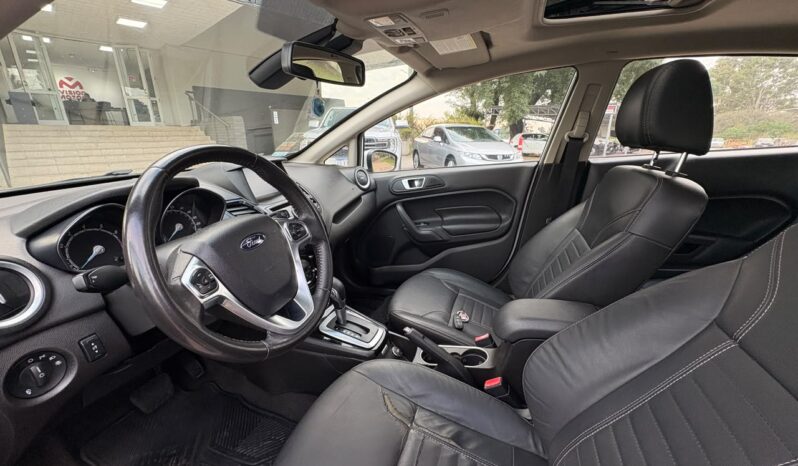 
								FORD Fiesta 1.6L Titanium Powershift completo									
