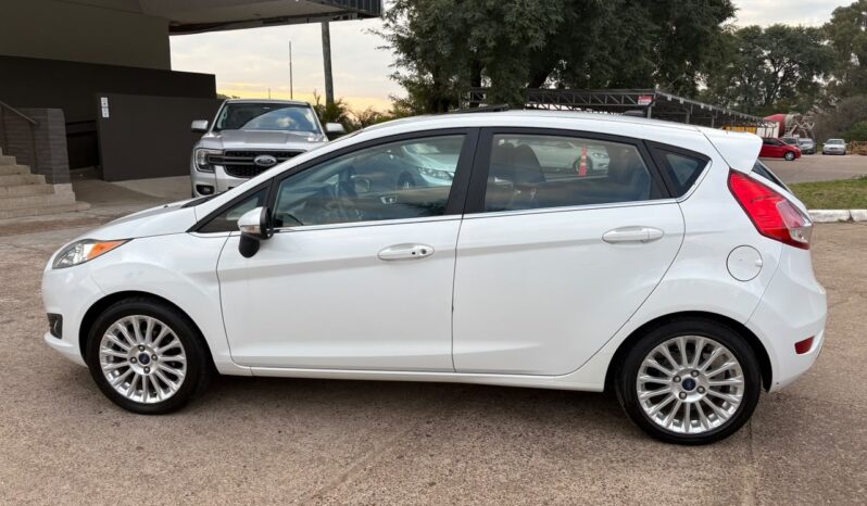 
								FORD Fiesta 1.6L Titanium Powershift completo									