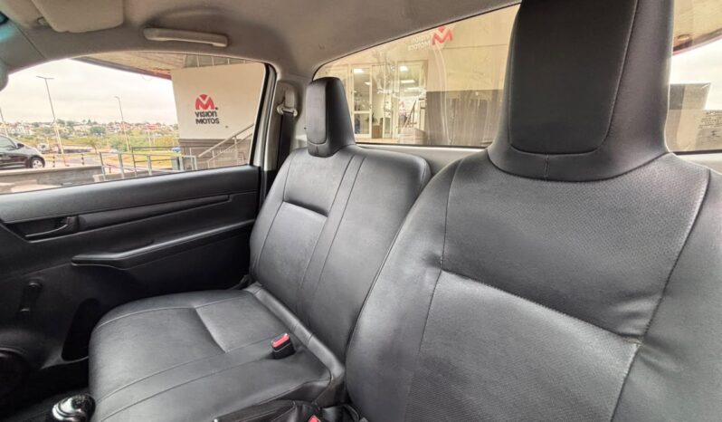 
								TOYOTA HILUX 4×2 DX 2.4 TDI MT CABINA SIMPLE completo									