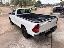 
										TOYOTA HILUX 4×2 DX 2.4 TDI MT CABINA SIMPLE completo									