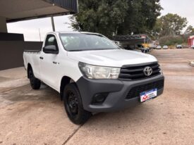 TOYOTA HILUX 4×2 DX 2.4 TDI MT CABINA SIMPLE