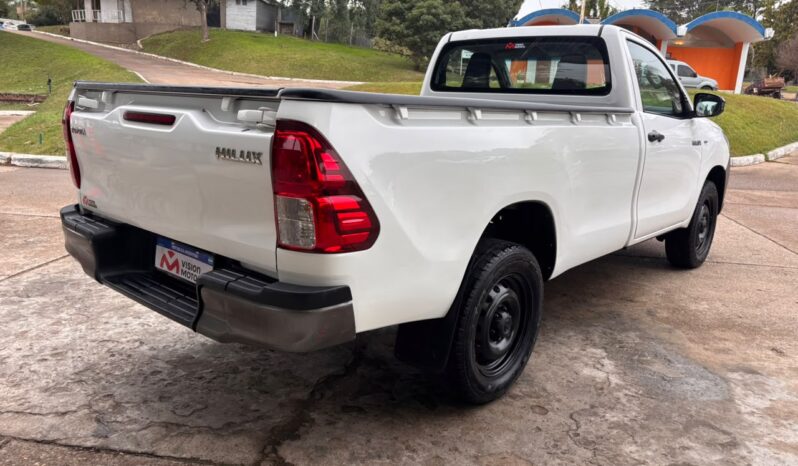 
								TOYOTA HILUX 4×2 DX 2.4 TDI MT CABINA SIMPLE completo									