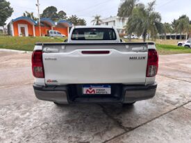 TOYOTA HILUX 4×2 DX 2.4 TDI MT CABINA SIMPLE