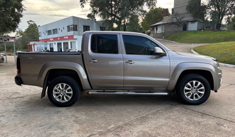 
								VOLKSWAGEN AMAROK V6 COMFORTLINE 4×4 AT completo									