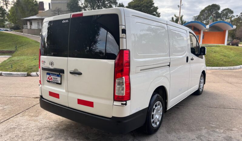 
								TOYOTA HIACE L1H1 2.8 TDI AT completo									