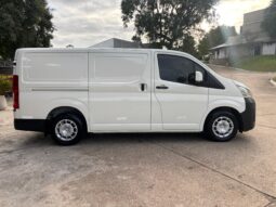 
										TOYOTA HIACE L1H1 2.8 TDI AT completo									