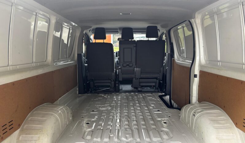 
								TOYOTA HIACE L1H1 2.8 TDI AT completo									